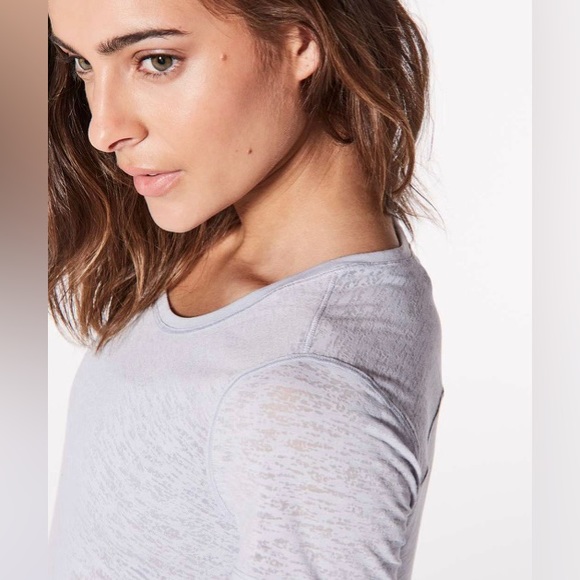 LULULEMON Round Two Tee Burnout - Silver Fox - Picture 4 of 7